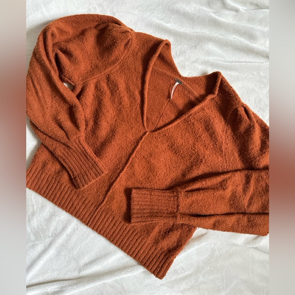 Free People size medium adult Reverie v-neck sweater in the burnt butter color